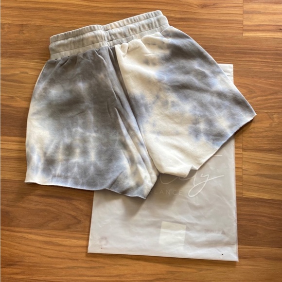 ❗️SOLD❗️Balance Athletica Affirmation Short - Picture 4 of 9